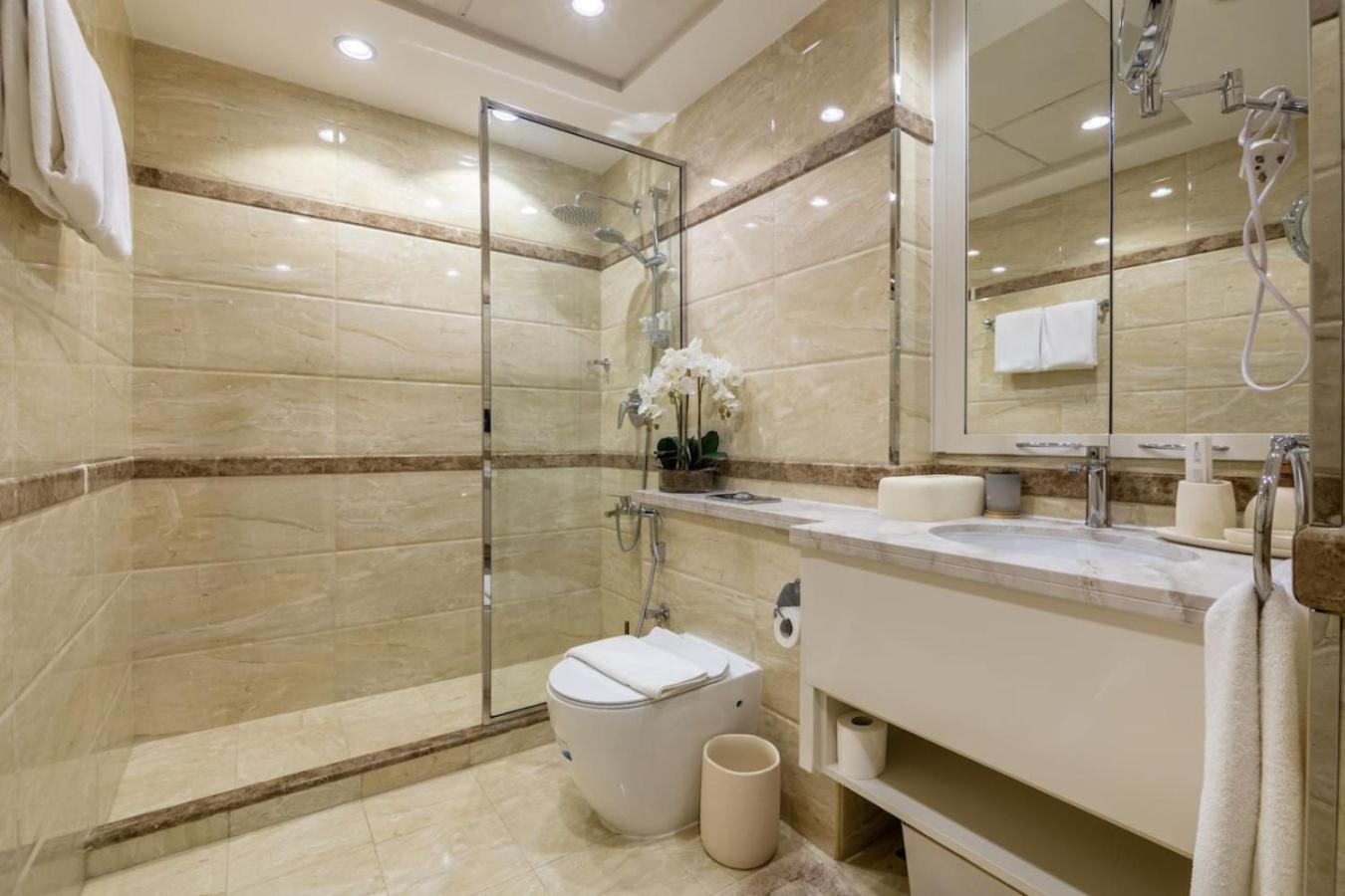 2-bedroom With Full Burj Khalifa & Opera House Views Just 9 Min Walk To Mall! Apartment Dubai