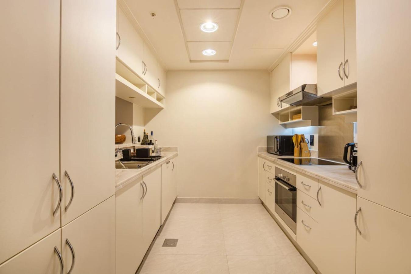 Apartment 2-bedroom With Full Burj Khalifa & Opera House Views Just 9 Min Walk To Mall! Dubai