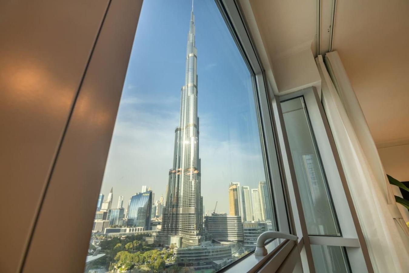 Apartment 2-bedroom With Full Burj Khalifa & Opera House Views Just 9 Min Walk To Mall! *