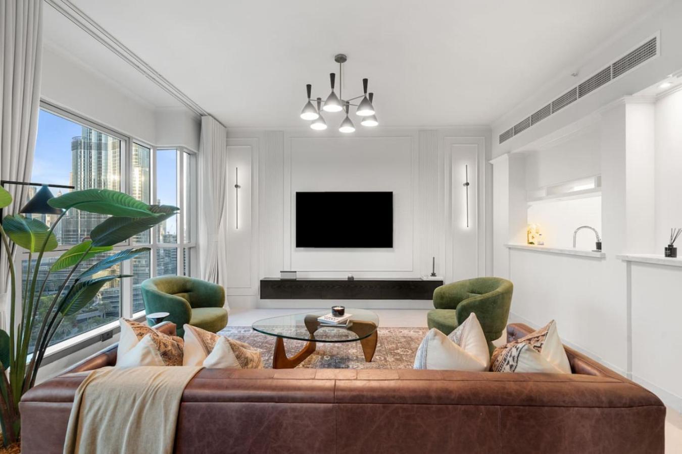 2-bedroom With Full Burj Khalifa & Opera House Views Just 9 Min Walk To Mall! Apartment Dubai