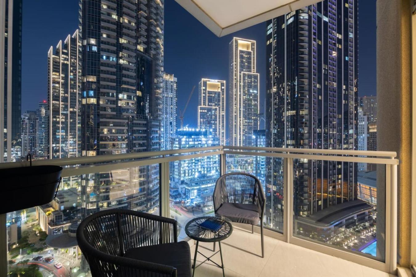 2-bedroom With Full Burj Khalifa & Opera House Views Just 9 Min Walk To Mall! *