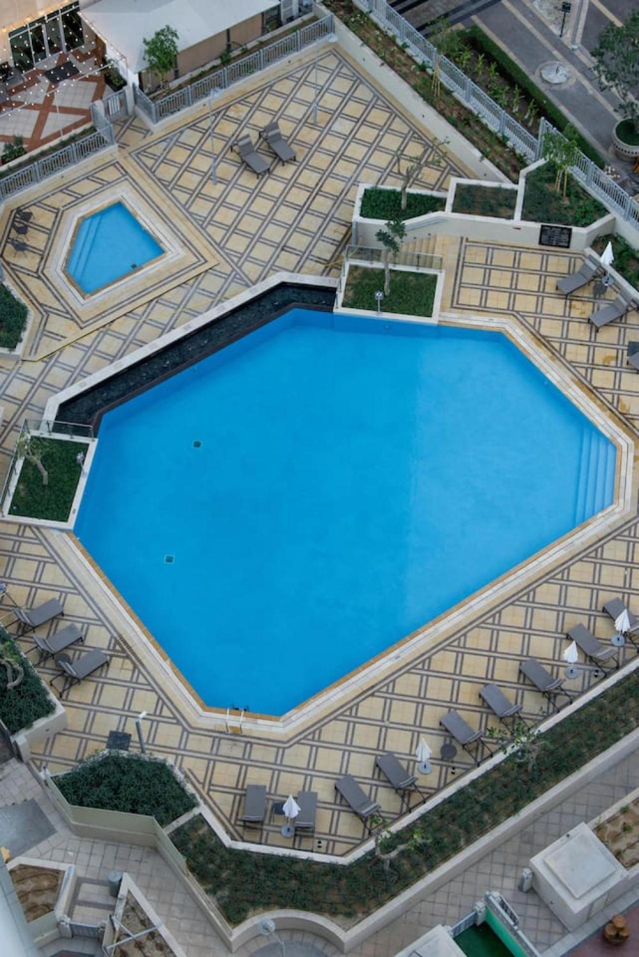 Apartment 2-bedroom With Full Burj Khalifa & Opera House Views Just 9 Min Walk To Mall! Dubai